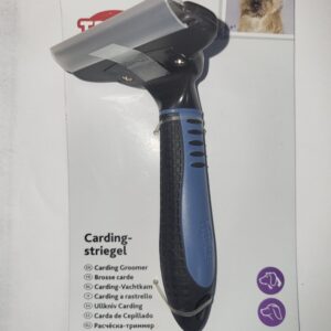 Trixie carding groomer